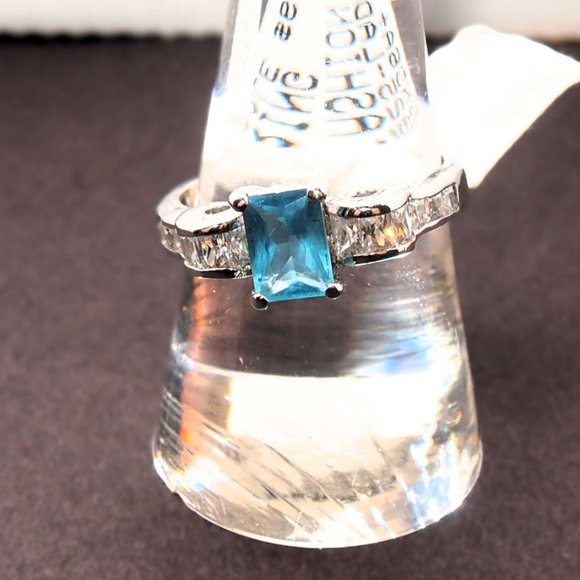 **WoW** Beautiful Fashion / Promise Ring With Blue Ice And White Stones - Picture 3 of 6